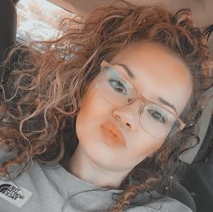 Meet your Posher, Elle